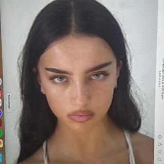 Ella Christo